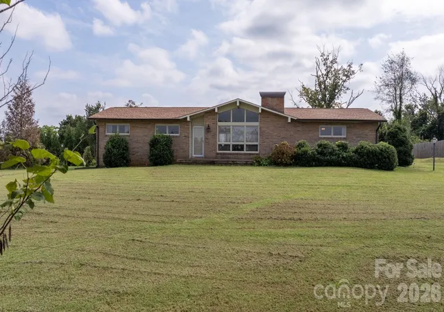 Photo 1 of Single family home for sale at 1189 Cajah Mountain Rd, Hudson, NC 28638 | MLS# 4425689 | Listing updated on 2026-09-22