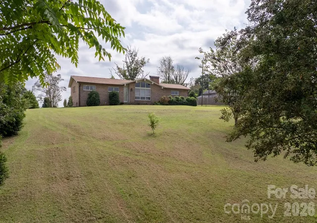 Photo 3 of Single family home for sale at 1189 Cajah Mountain Rd, Hudson, NC 28638 | MLS# 4425689 | Listing updated on 2026-09-22