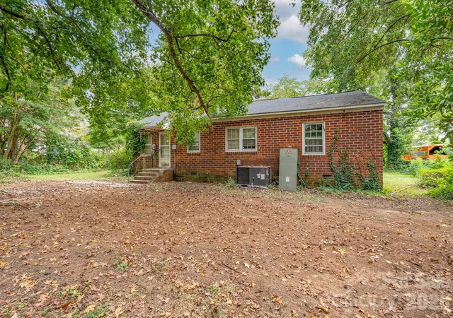 Photo 1 of Sale Pending at 406 Mccammon St, Fort Mill, SC 29715 | MLS# 4425690 | Listing updated on 2026-09-21