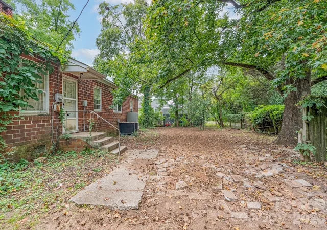 Photo 3 of Single family home for sale at 406 Mccammon St, Fort Mill, SC 29715 | MLS# 4425690 | Listing updated on 2026-09-18