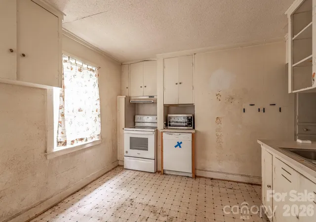 Photo 4 of Single family home for sale at 406 Mccammon St, Fort Mill, SC 29715 | MLS# 4425690 | Listing updated on 2026-09-18