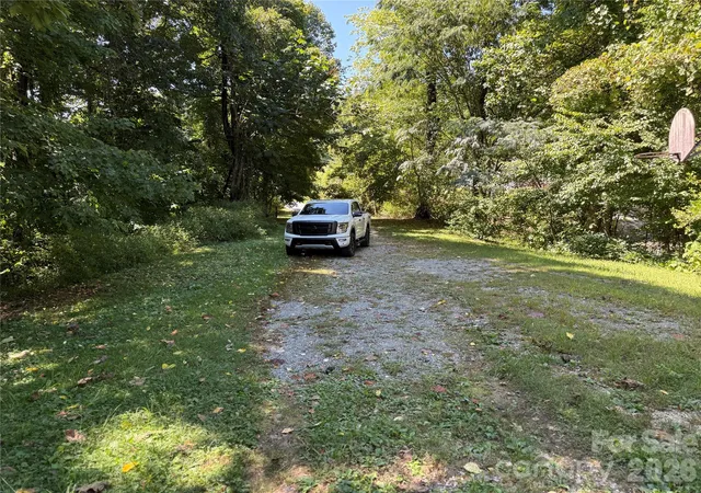 Photo 4 of Single family home for sale at 137 Nancy Mountain Rd, Rosman, NC 28772 | MLS# 4425697 | Listing updated on 2026-10-06