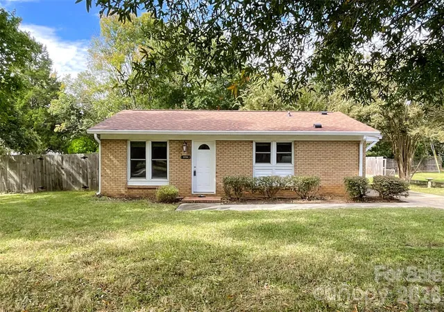 Photo 1 of Single family home for sale at 5704 Hillcrest Cir, Indian Trail, NC 28079 | MLS# 4425701 | Listing updated on 2026-10-06