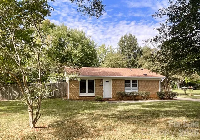 Photo 2 of Single family home for sale at 5704 Hillcrest Cir, Indian Trail, NC 28079 | MLS# 4425701 | Listing updated on 2026-10-06