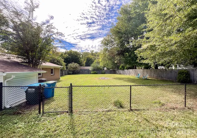 Photo 4 of Single family home for sale at 5704 Hillcrest Cir, Indian Trail, NC 28079 | MLS# 4425701 | Listing updated on 2026-10-06