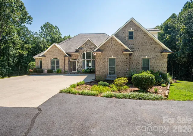 Photo 2 of Single family home for sale at 145 Chippawa Dr, Dallas, NC 28034 | MLS# 4425711 | Listing updated on 2026-10-05
