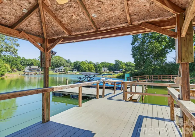 Photo 3 of Single family home for sale at 201 Wood Duck Loop, Mooresville, NC 28117 | MLS# 4425713 | Listing updated on 2026-10-18