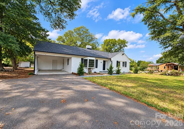 Photo 1 of Sale Pending at 1321 Jenkins Rd, Gastonia, NC 28052 | MLS# 4425721 | Listing updated on 2026-09-21