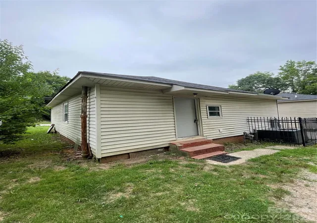 Photo 3 of Single family home for sale at 411 Klumac Rd, Salisbury, NC 28144 | MLS# 4425722 | Listing updated on 2026-09-18
