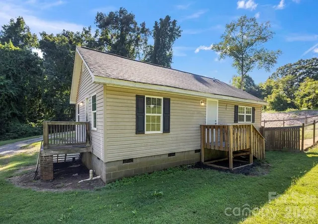 Photo 1 of Single family home for sale at 6287 Barclay Ln, Clover, SC 29710 | MLS# 4425726 | Listing updated on 2026-09-18
