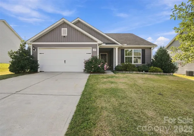 Photo 3 of Single family home for sale at 433 Belcaro Dr, Kings Mountain, NC 28086 | MLS# 4425729 | Listing updated on 2026-09-23