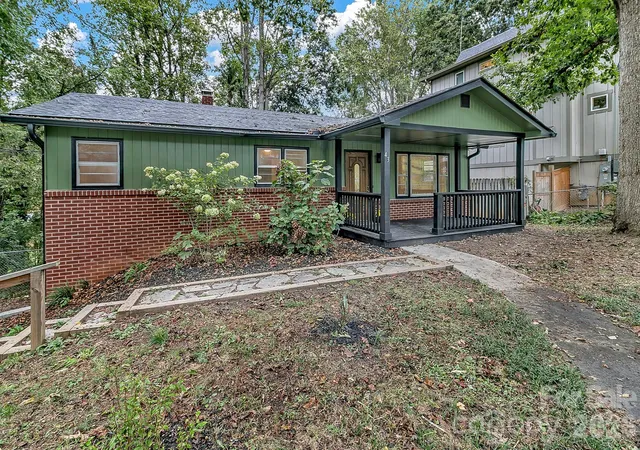 Photo 1 of Single family home for sale at 43 Rex Dr, Asheville, NC 28806 | MLS# 4425731 | Listing updated on 2026-10-30