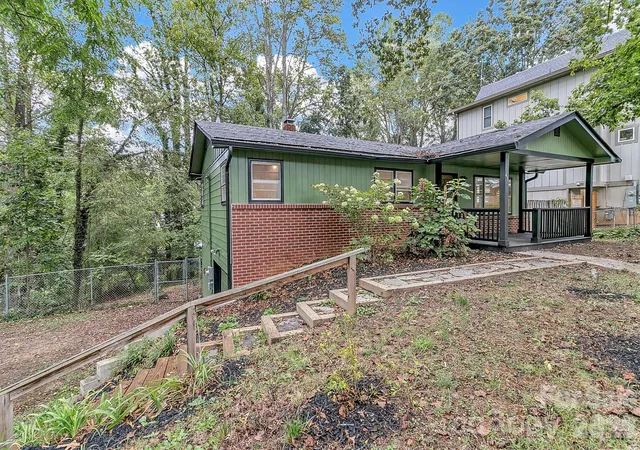 Photo 3 of Single family home for sale at 43 Rex Dr, Asheville, NC 28806 | MLS# 4425731 | Listing updated on 2026-10-30