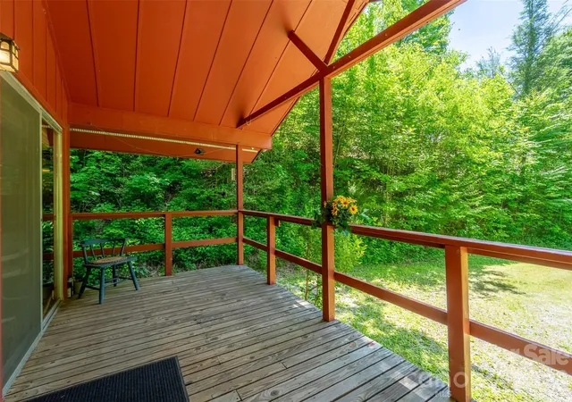 Photo 4 of Single family home for sale at 255 Bailey Ave, Bryson City, NC 28713 | MLS# 4425736 | Listing updated on 2026-09-18
