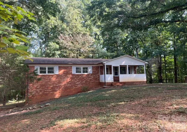 Photo 2 of Single family home for sale at 7065 Fieldcrest Ln, Denver, NC 28037 | MLS# 4425740 | Listing updated on 2026-10-01