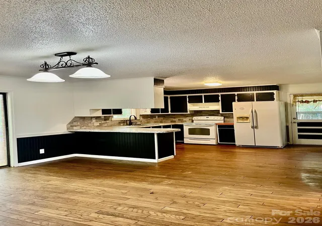 Photo 3 of Single family home for sale at 7065 Fieldcrest Ln, Denver, NC 28037 | MLS# 4425740 | Listing updated on 2026-10-01