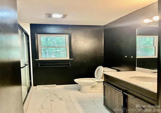 Photo 3 of Single family home for sale at 7065 Fieldcrest Ln, Denver, NC 28037 | MLS# 4425740 | Listing updated on 2026-10-01