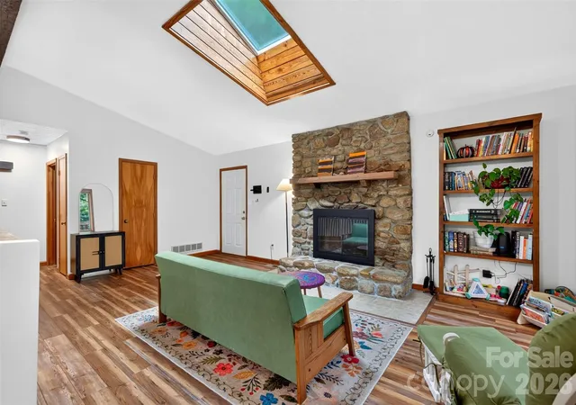 Photo 4 of Single family home for sale at 39 Spooks Branch Ext, Asheville, NC 28804 | MLS# 4425743 | Listing updated on 2026-10-03