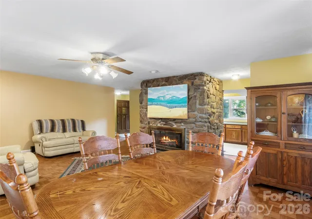 Photo 4 of Single family home for sale at 435 Three Quarter Crk Rd, Burnsville, NC 28714 | MLS# 4425746 | Listing updated on 2026-09-18