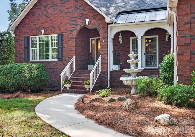 Photo 2 of Single family home for sale at 190 Bonaventure Dr, Salisbury, NC 28147 | MLS# 4425766 | Listing updated on 2026-09-18