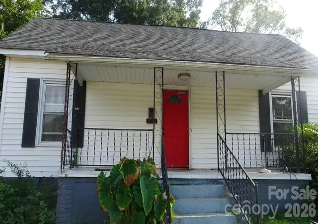 Photo 1 of Single family home for sale at 214 E Pressley Ave, Mooresville, NC 28115 | MLS# 4425768 | Listing updated on 2026-09-20