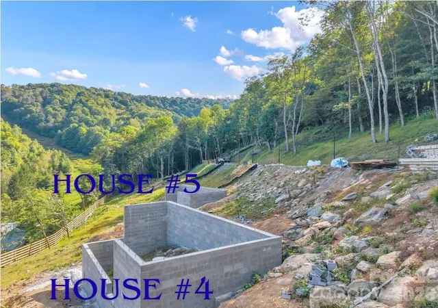 Photo 2 of Single family home for sale at 117 Snowcloud Dr, Seven Devils, NC 28604 | MLS# 4425772 | Listing updated on 2026-09-19