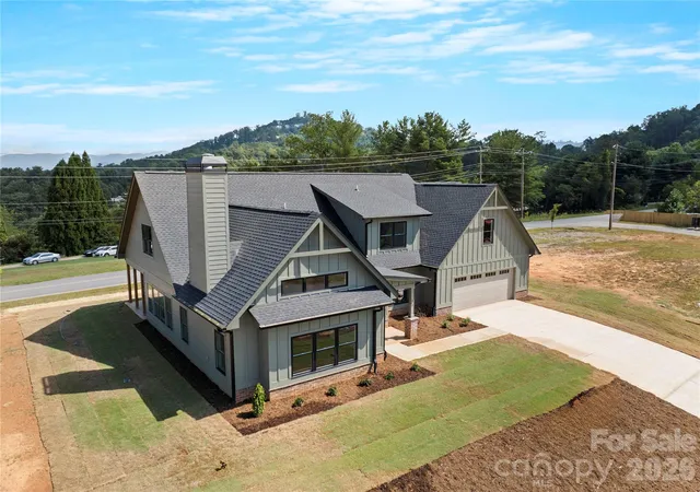 Photo 4 of Single family home for sale at 11 Sky Dr S #2, Asheville, NC 28806 | MLS# 4425773 | Listing updated on 2026-09-22