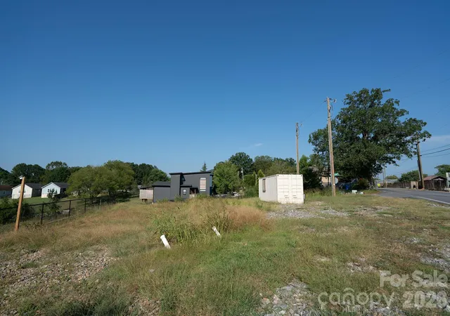 Photo 1 of Land for sale at 42 Bear Crk Rd, Asheville, NC 28806 | MLS# 4425775 | Listing updated on 2026-09-21