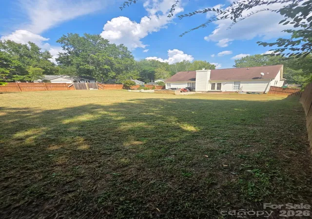 Photo 2 of Single family home for sale at 11619 Bowsby Ct, Charlotte, NC 28215 | MLS# 4425781 | Listing updated on 2026-10-07