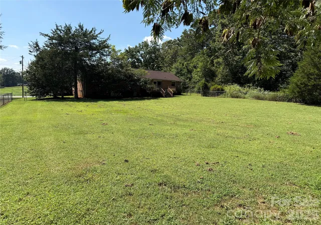 Photo 3 of Single family home for sale at 269 Old Henrietta Rd, Forest City, NC 28043 | MLS# 4425792 | Listing updated on 2026-09-18