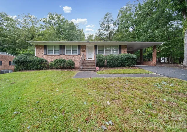 Photo 1 of Single family home for sale at 204 Breslin St, Wadesboro, NC 28170 | MLS# 4425795 | Listing updated on 2026-09-28