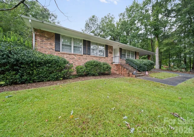 Photo 3 of Single family home for sale at 204 Breslin St, Wadesboro, NC 28170 | MLS# 4425795 | Listing updated on 2026-09-28