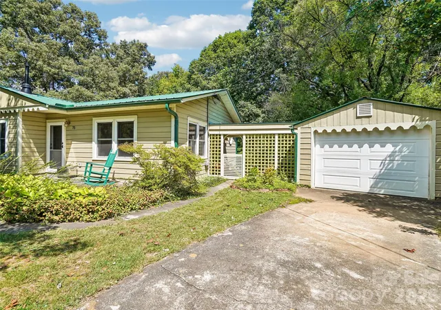 Photo 3 of Single family home for sale at 75 Cisco Rd, Asheville, NC 28805 | MLS# 4425797 | Listing updated on 2026-10-07