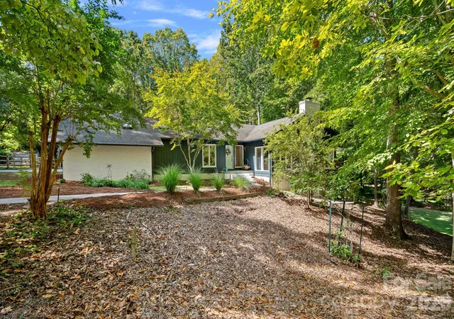 Photo 1 of Single family home for sale at 3100 Indian Rock Rd, Charlotte, NC 28270 | MLS# 4425804 | Listing updated on 2026-09-19