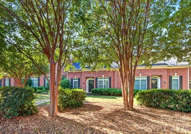 Photo 2 of Townhouse for sale at 343 Liverpool Rd, Rock Hill, SC 29730 | MLS# 4425811 | Listing updated on 2026-10-20