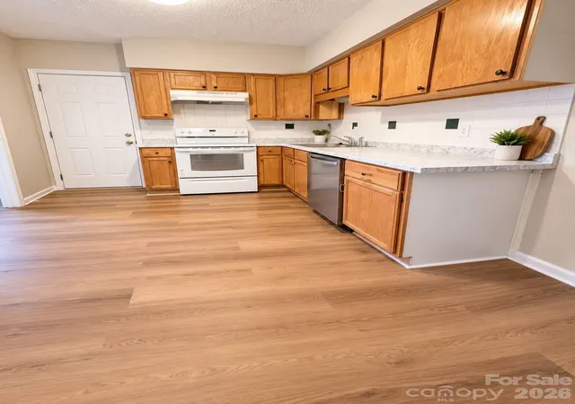 Photo 3 of Condo for sale at 7916 Shady Oak Trl, Charlotte, NC 28210 | MLS# 4425820 | Listing updated on 2026-10-07