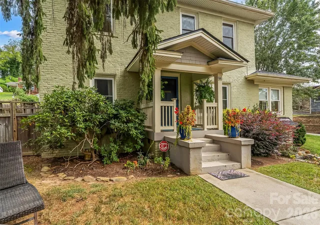 Photo 2 of Single family home for sale at 96 Longview Rd, Asheville, NC 28806 | MLS# 4425822 | Listing updated on 2026-09-26