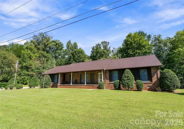 Photo 3 of Single family home for sale at 183 Mckinney Rd W, Marion, NC 28752 | MLS# 4425828 | Listing updated on 2026-09-27