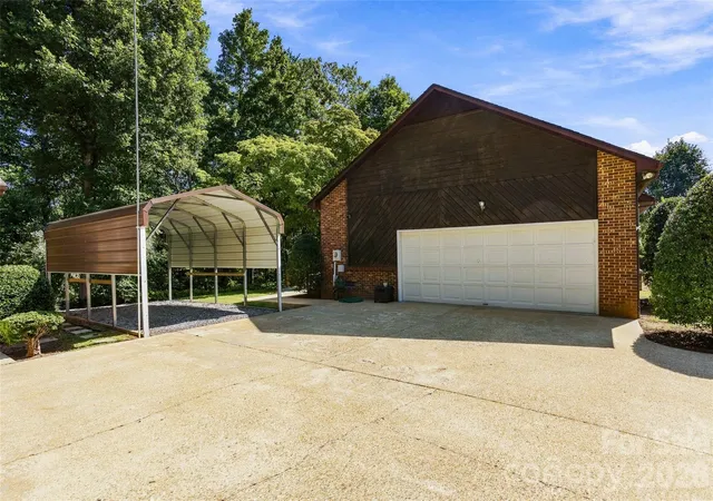 Photo 3 of Single family home for sale at 183 Mckinney Rd W, Marion, NC 28752 | MLS# 4425828 | Listing updated on 2026-09-27