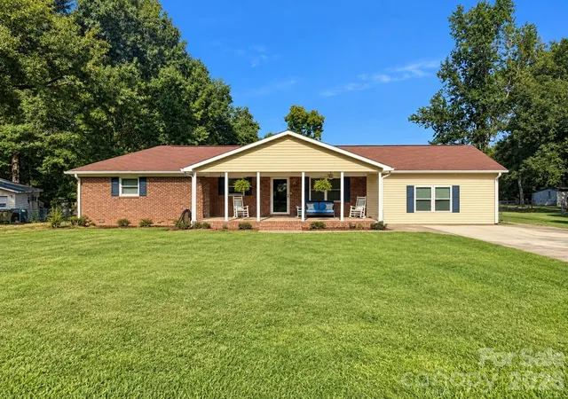 Photo 1 of Single family home for sale at 15229 Comanche Ln #21, Matthews, NC 28104 | MLS# 4425836 | Listing updated on 2026-09-26