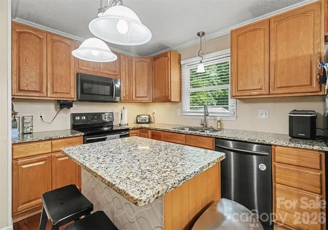 Photo 4 of Single family home for sale at 15229 Comanche Ln #21, Matthews, NC 28104 | MLS# 4425836 | Listing updated on 2026-09-26
