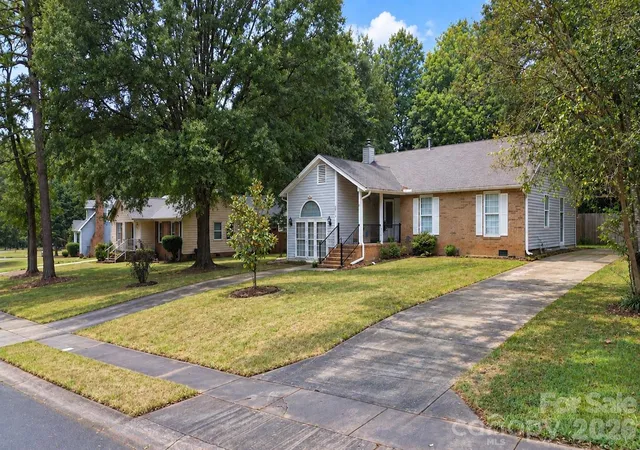 Photo 1 of Single family home for sale at 6501 Old Meadow Rd, Charlotte, NC 28227 | MLS# 4425844 | Listing updated on 2026-09-30