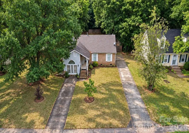 Photo 2 of Single family home for sale at 6501 Old Meadow Rd, Charlotte, NC 28227 | MLS# 4425844 | Listing updated on 2026-09-30