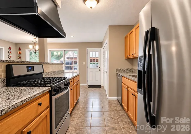 Photo 4 of Single family home for sale at 6501 Old Meadow Rd, Charlotte, NC 28227 | MLS# 4425844 | Listing updated on 2026-09-30