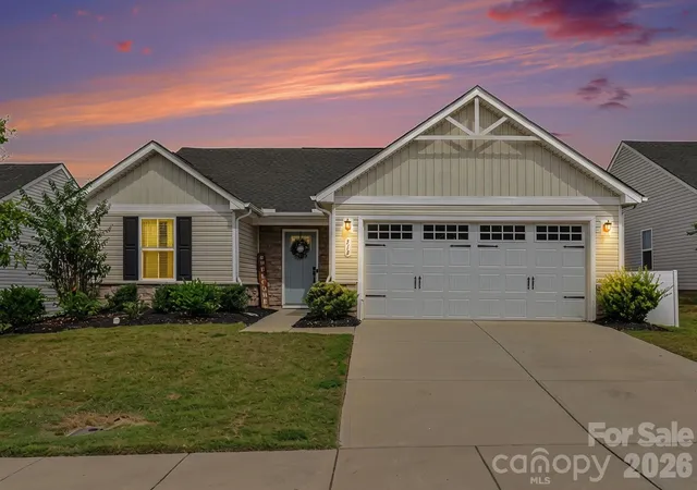 Photo 1 of Single family home for sale at 313 Damask Dr, Lancaster, SC 29720 | MLS# 4425847 | Listing updated on 2026-09-25