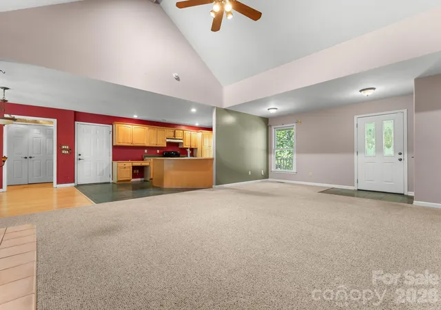Photo 4 of Single family home for sale at 106 Fish Hawk Dr, Hendersonville, NC 28739 | MLS# 4425849 | Listing updated on 2026-09-21