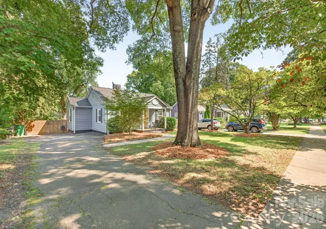 Photo 3 of Single family home for sale at 2440 Greenland Ave, Charlotte, NC 28208 | MLS# 4425851 | Listing updated on 2026-10-06