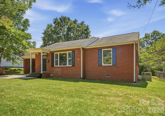 Photo 3 of Sale Pending at 517 Battleground Rd, Lincolnton, NC 28092 | MLS# 4425854 | Listing updated on 2026-09-24