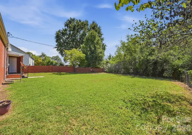 Photo 4 of Sale Pending at 517 Battleground Rd, Lincolnton, NC 28092 | MLS# 4425854 | Listing updated on 2026-09-24