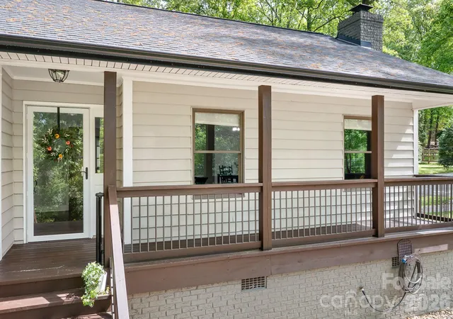 Photo 2 of Single family home for sale at 204 Nottingham Dr, Huntersville, NC 28078 | MLS# 4425861 | Listing updated on 2026-09-25